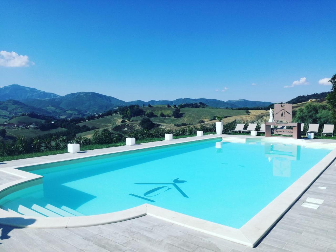 Agriturismo Le Capannacce 우르바니아 외부 사진